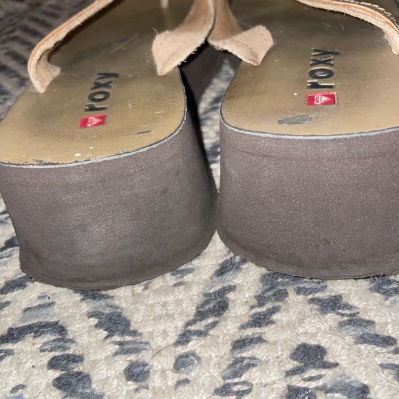 Roxy platform tan flip flops Sz 8 - Picture 3 of 4
